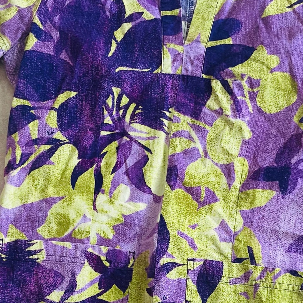 Koi Scrub Top - Picture 2 of 2